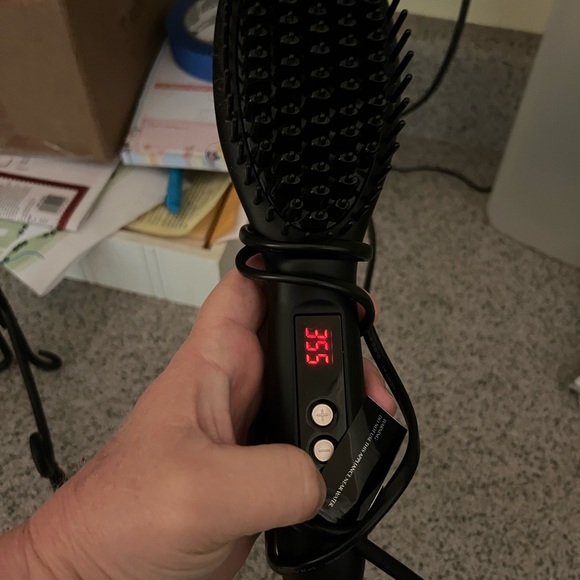 A blowout brush and straightening brush. All are in good shape. One owner me! - Picture 7 of 8